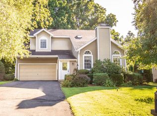 13 Crimson Ct, Halfmoon, NY 12065