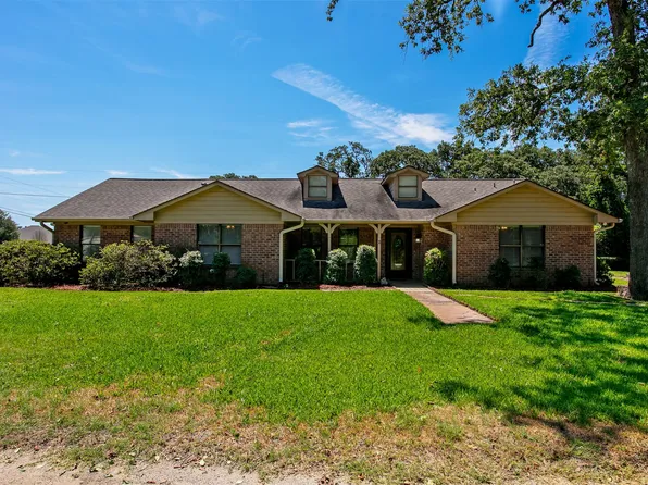 1 Acapulco Ln, Hilltop Lakes, TX 77871