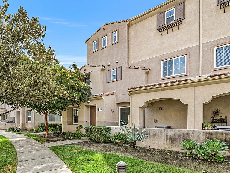 31180 Lavender Ct — Photo 3