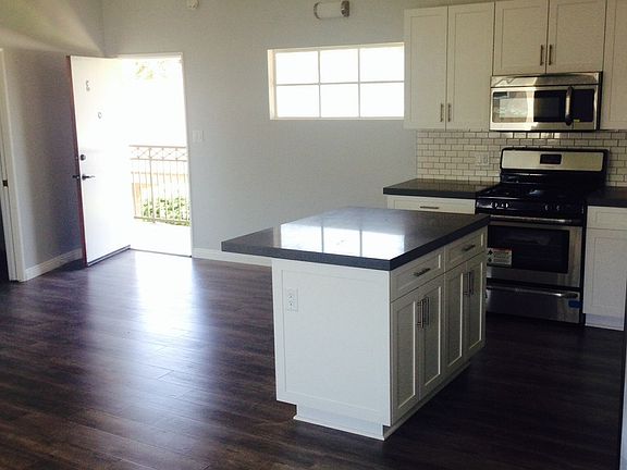 3rd image of 1401 Manhattan Beach Blvd APT E