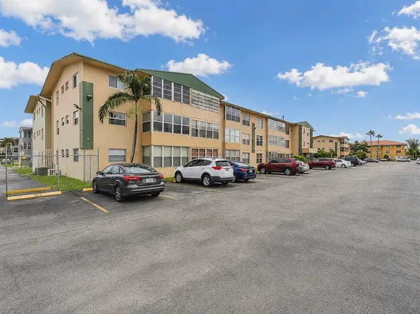 110 Royal Palm Rd APT 208, Hialeah Gardens, FL 33016