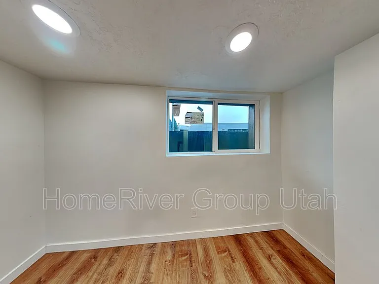 563 S Denver St #4 — Photo 7