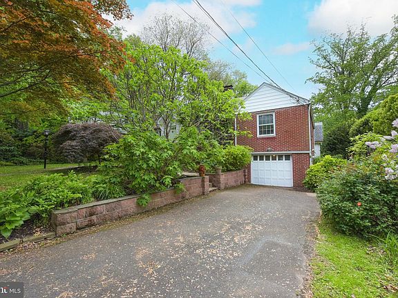 2nd image of 2116 Grayson Pl