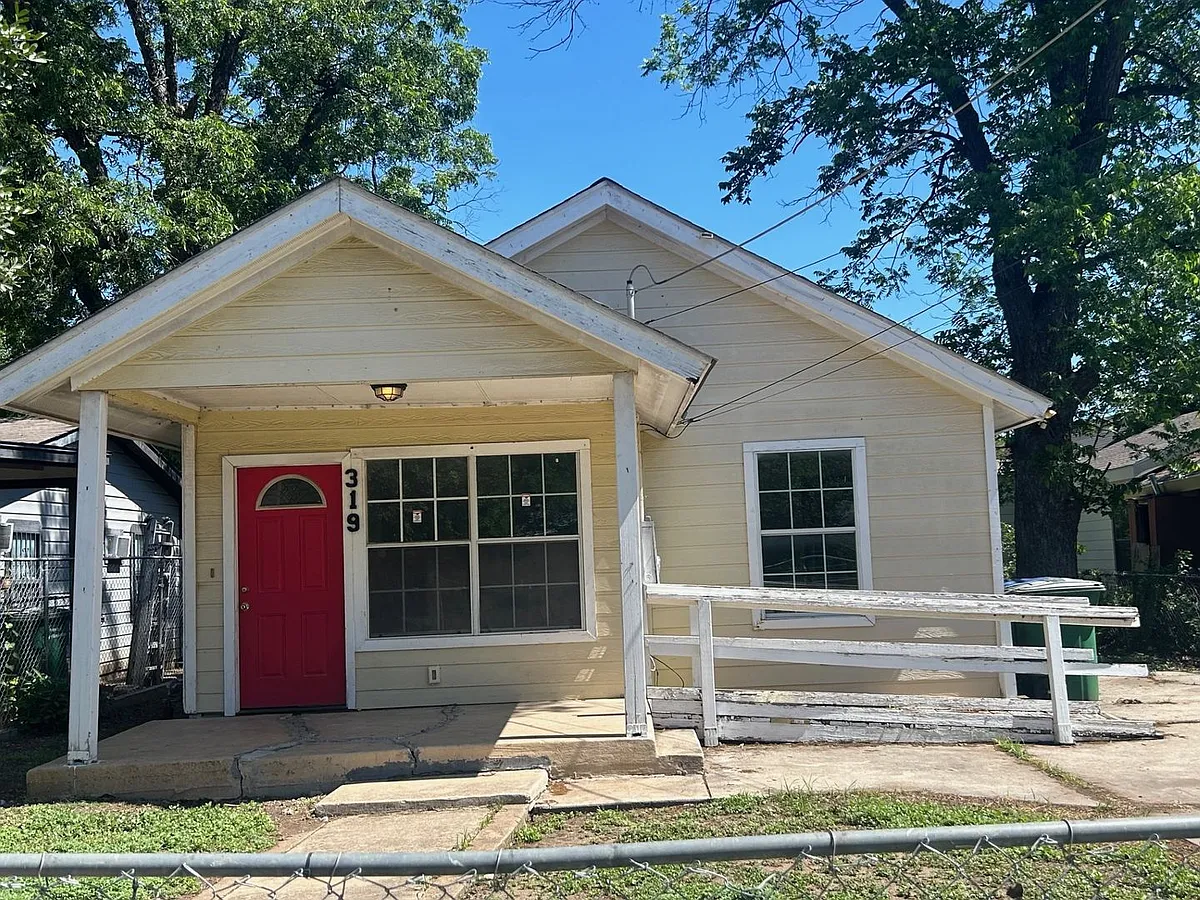 Building Photo - 319 Noria St