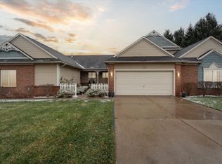 662 Shoreview Ct, Fenton, MI 48430