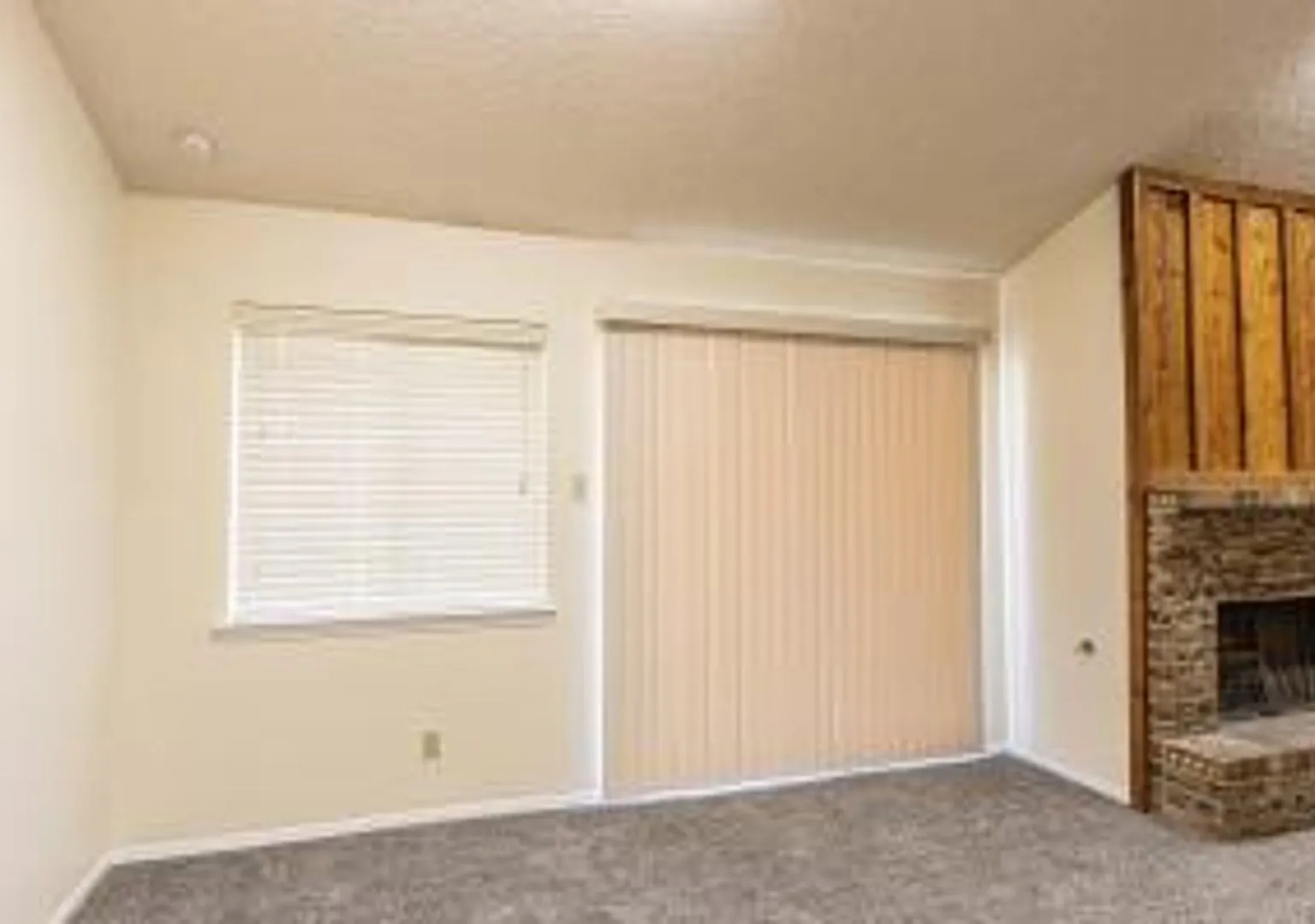 Cozy 3 Bedroom 2 Bath — Photo 2