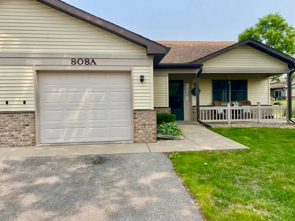 808 Village Ln #A, Sterling, IL 61081