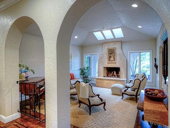 3rd image of 2191 Bayhill Ct