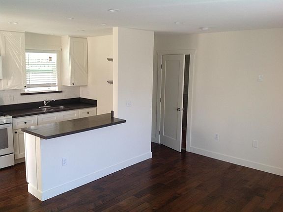 2nd image of 239 Temple Ave #B