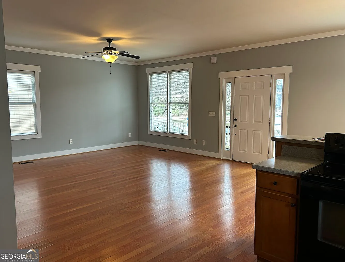 3 bed, 2.5 bath, 1589 sqft, $1,875 — Photo 4