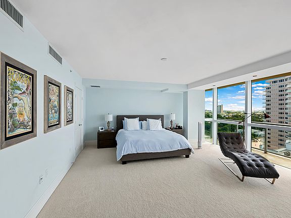 3rd image of 1200 Holiday Dr APT 904