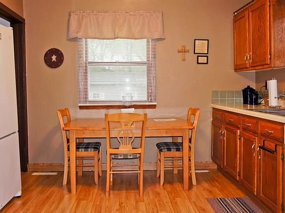 4th image of 314 2nd St E