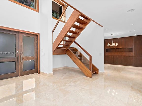 3rd image of 3051 N 35th St #3051