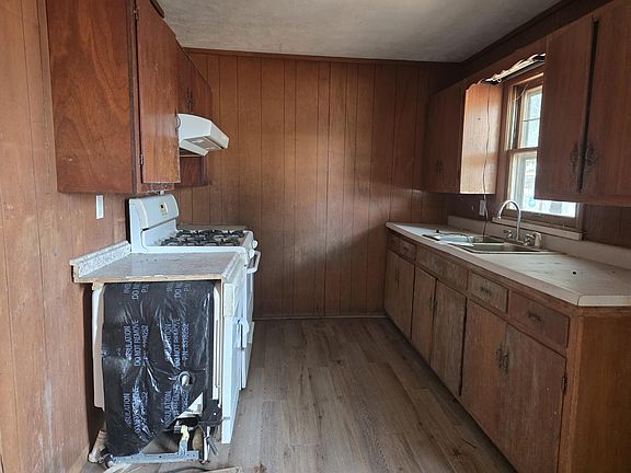 3rd image of 515 S Beverly Street