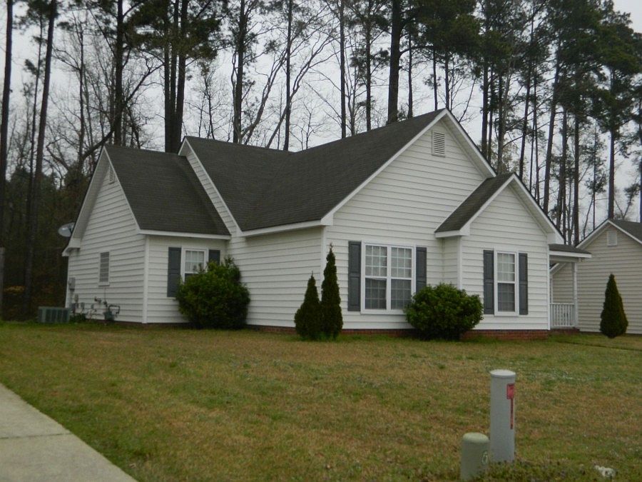 2nd image of 124 Greys Mill Ct