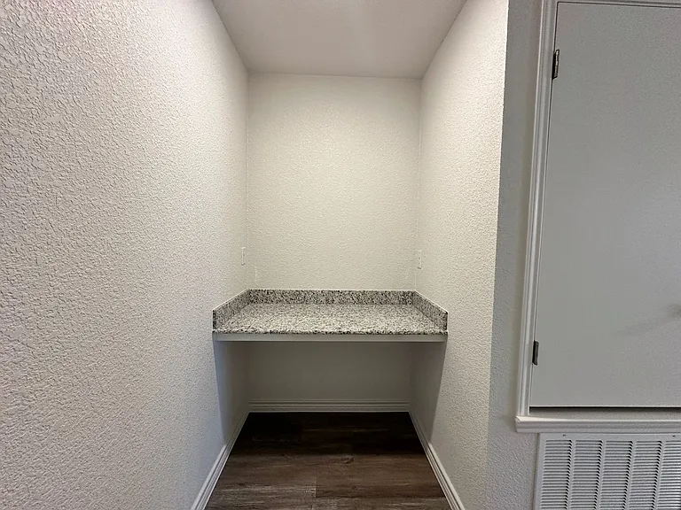 234B Dolphin Dr — Photo 15