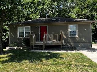 4630 N Topping Ave, Kansas City, MO 64117