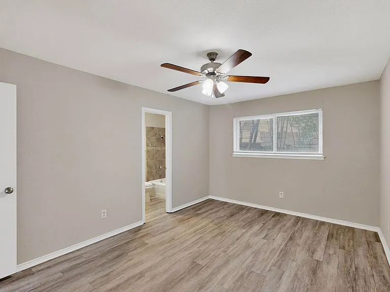 140 Trout St — Photo 36