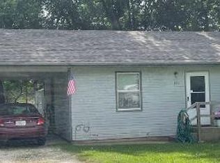 105 N 9th Ave, Ozark, MO 65721