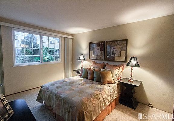 4th image of 11 Huntington Dr