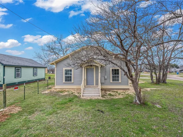 218 N Commerce St, Bremond, TX 76629
