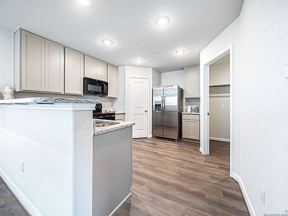 3rd image of 2451 Applewhite Meadows