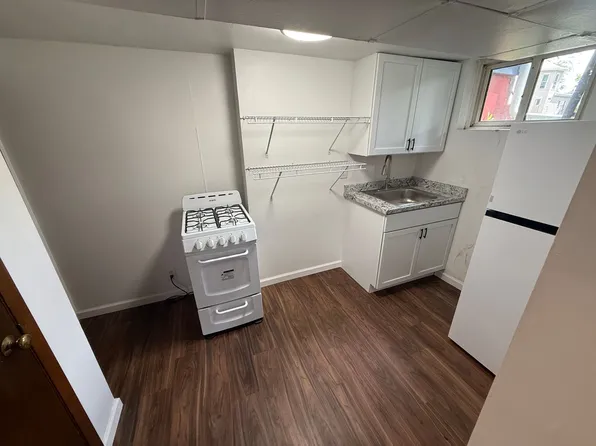 North North, 1209 N North St #11, Peoria, IL 61606