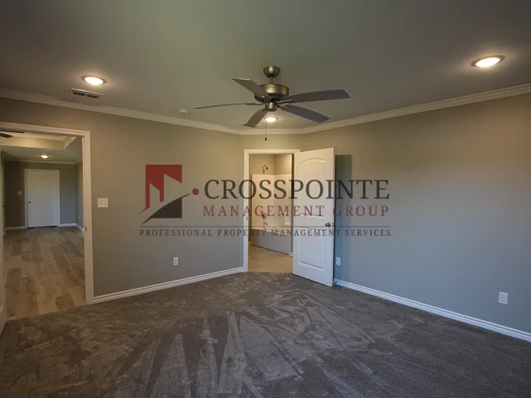 Beautiful 3 Bedroom 2 Bathroom Townhouse In South Tyler! 1/2 Off First Full Months Rent! — Photo 19