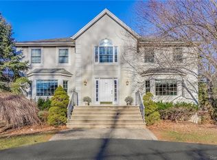 303 Spook Rock Rd, Suffern, NY 10901