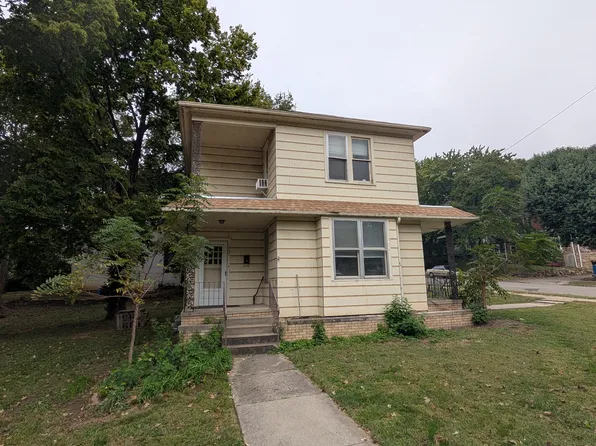 321 N 4th St, Atchison, KS 66002