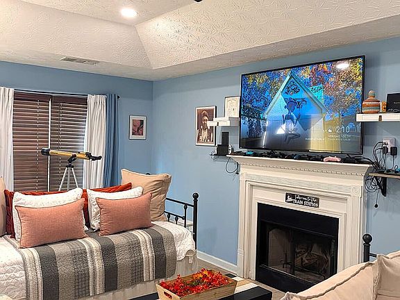 3rd image of 167 Apple Valley Rd