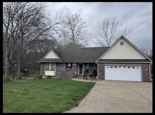 806 Holman Ln, Macon, MO 63552
