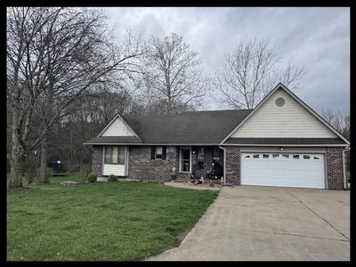 806 Holman Ln, Macon, MO, 63552
