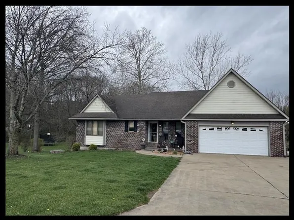 806 Holman Ln, Macon, MO 63552