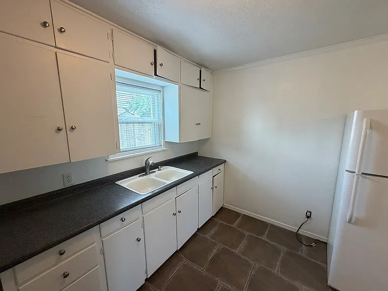 710 Storey Ave #BACK HOUSE — Photo 7