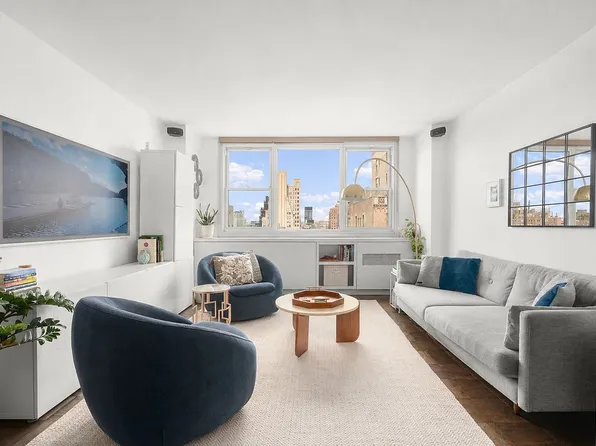 77 7th Ave APT 17H, Manhattan, NY 10011