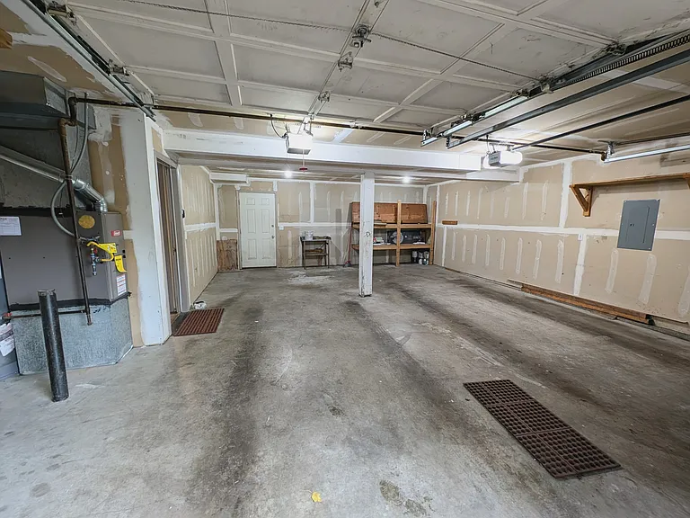 Garage (1)
