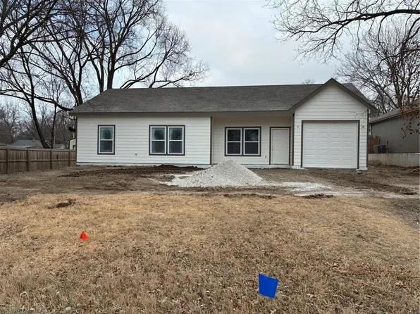 525 N Cedar St, Ottawa, KS 66067