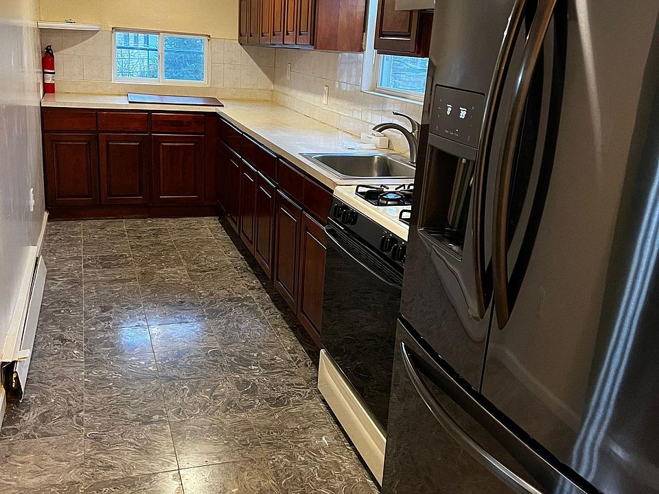 1st image of 23384 87th Ave #2