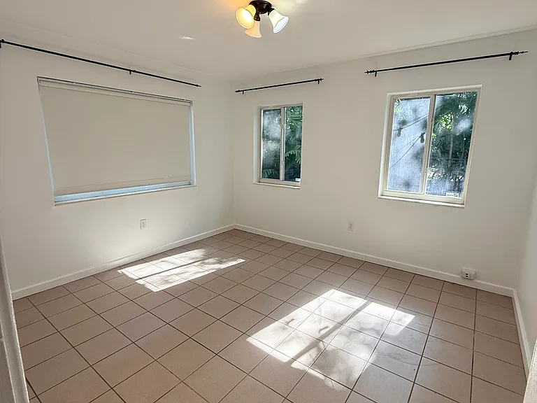3031 Center St — Photo 5