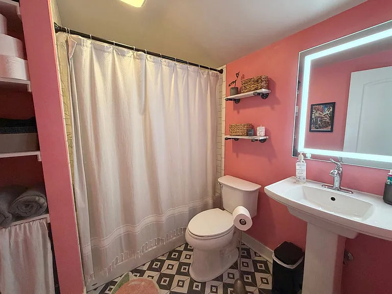 320 1/2 Meade Ave — Photo 32
