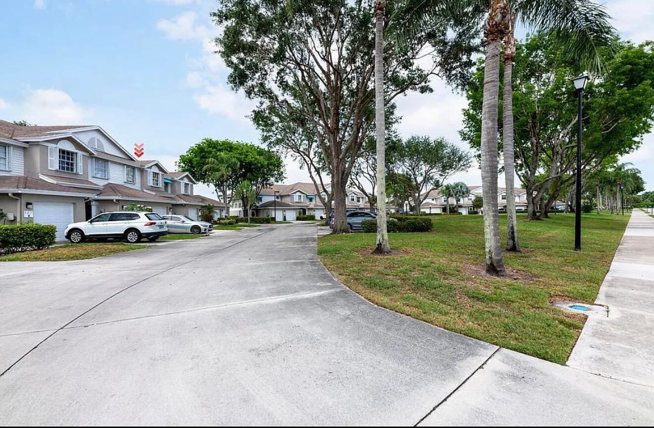 3 bed, 2.5 bath, 2088 sqft, $3,500 — Photo 1