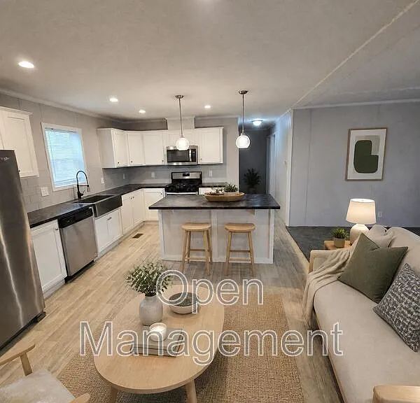 511 E 1st St #82 — Photo 3