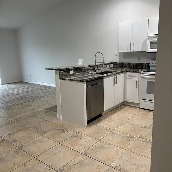 4713 13th St SW — Photo 2