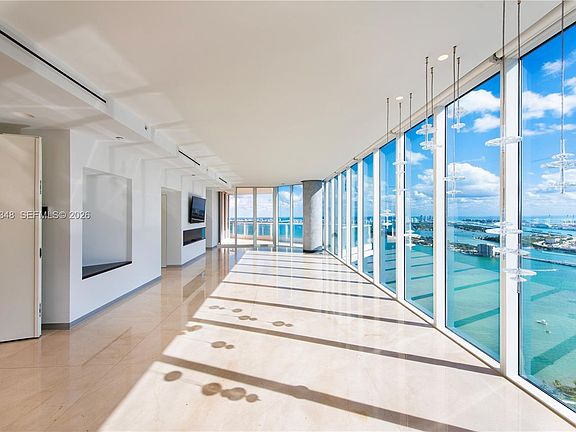 4th image of 2020 N Bayshore Dr APT 4502