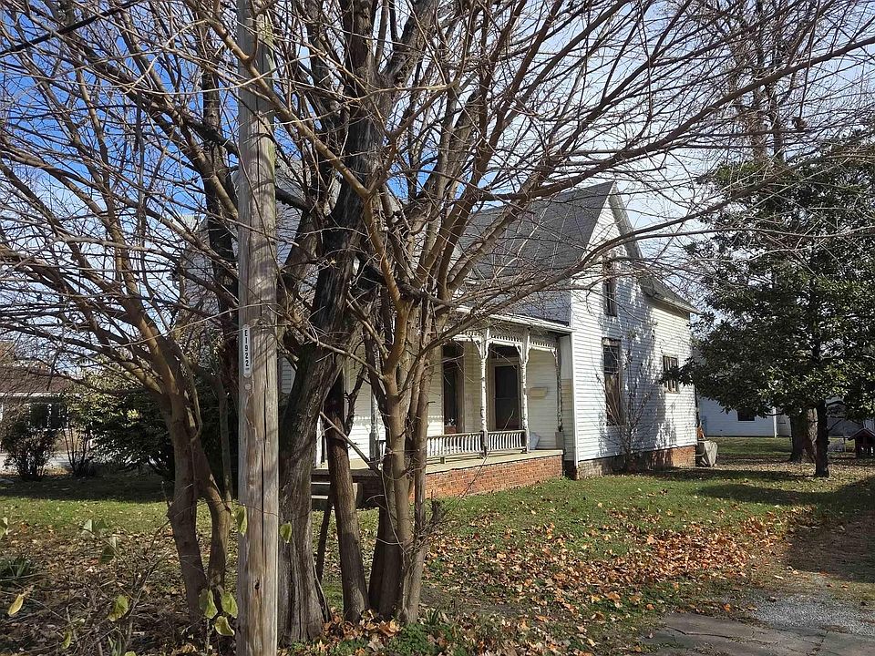 2nd image of 402 S 2nd St
