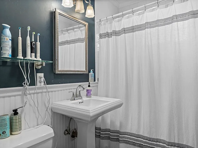 69 Westmoreland St #2 — Photo 13