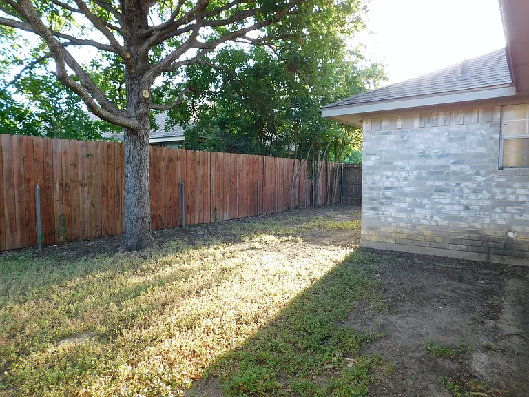 3109 N Bell Ave — Photo 33