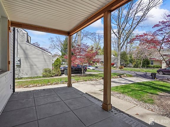4th image of 230 Highland Dr