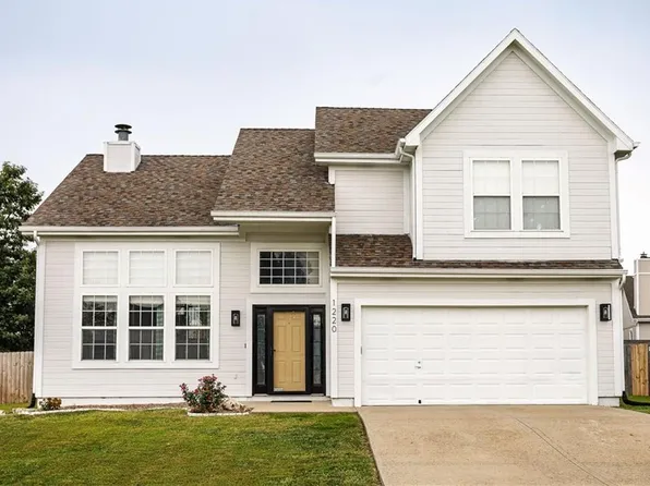 1220 S 6th St E, Louisburg, KS 66053